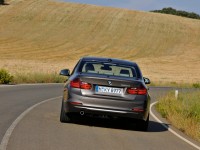 BMW 3 Series 2011 photo