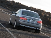 BMW 3 Series Coupe photo