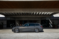 BMW 3 Series Touring photo
