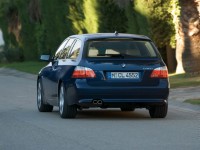 BMW 5 Series Touring E60 photo