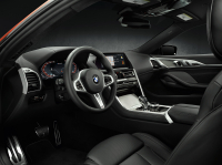 BMW 8 Series photo