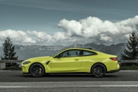 BMW M4 photo