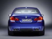 BMW M5 2011 photo