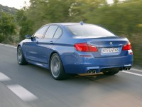 BMW M5 2011 photo