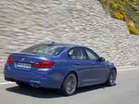 BMW M5 2011 photo