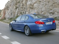 BMW M5 2011 photo