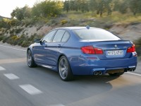 BMW M5 2011 photo