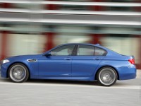 BMW M5 2011 photo