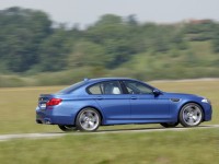 BMW M5 2011 photo