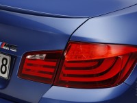 BMW M5 2011 photo