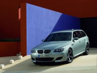 BMW M5 Touring photo