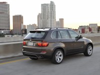 BMW X5 2010 photo